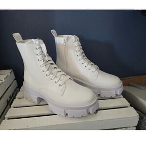 NWT Steve Madden Lace-Up Ankle Moto Boots - Size 7.5 US